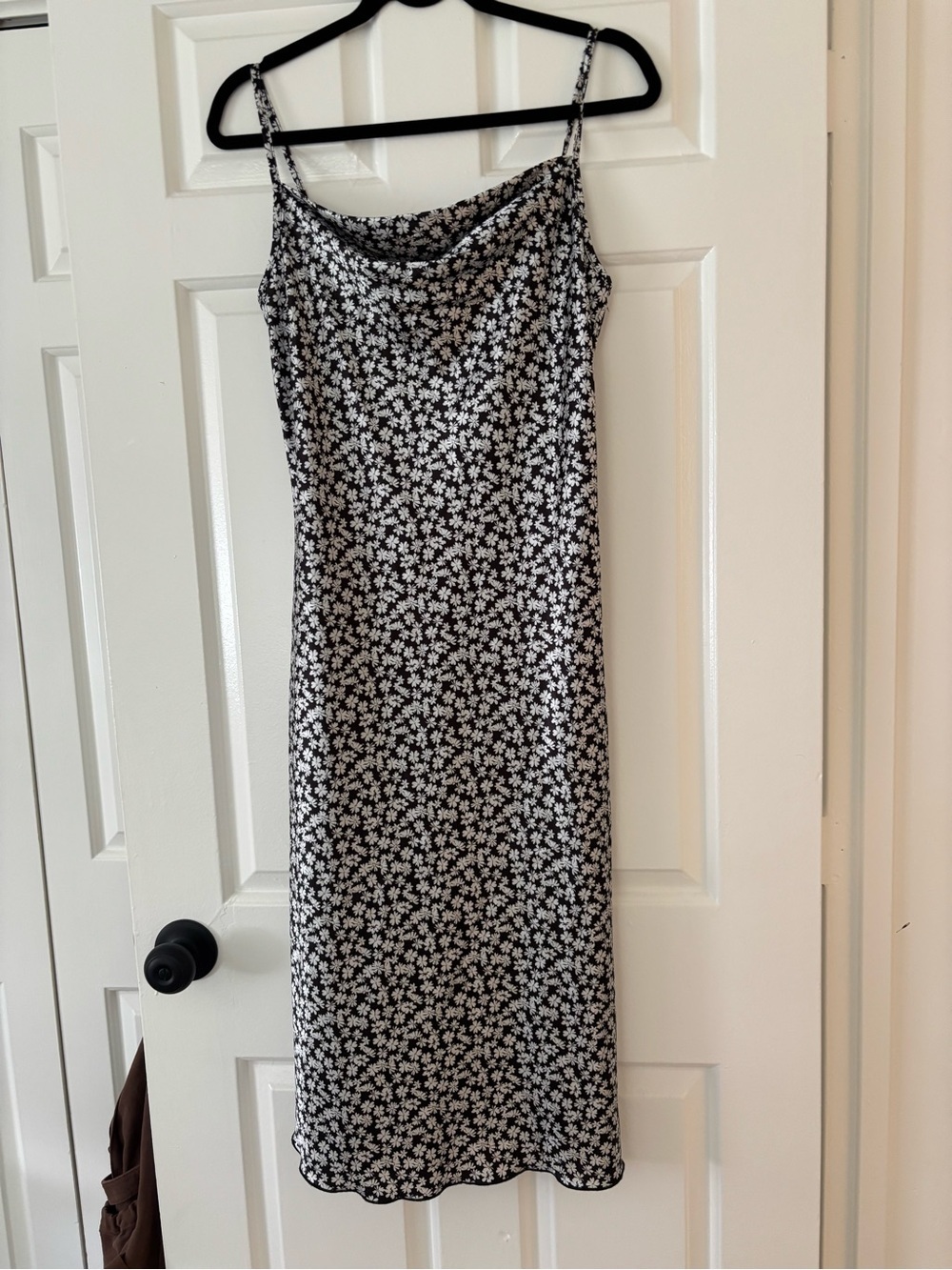 bebe Black + White Floral Print Satin Cowl Midi Dress - Size S - NWOT - Picture 3 of 7